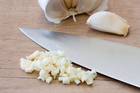 garlic to eliminate parasites from the body